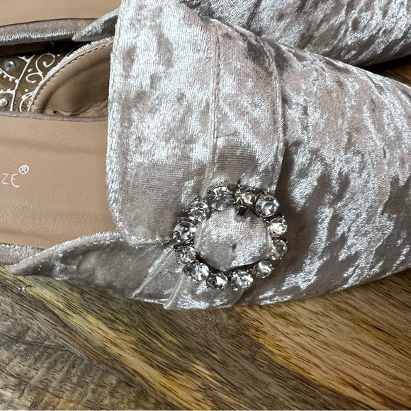 NWT Nature Breeze Slip on Women's Faux Velvet Mules - Picture 13 of 13